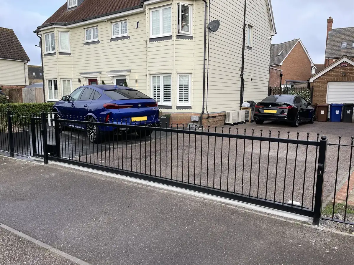 Driveway gate in the Epping Forest district